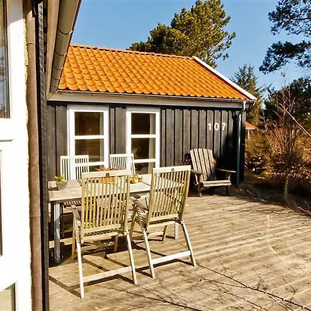 펜션 Two-bedroom Holiday In *